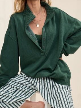 Aerie Dark Green Pullover Oh Snap!  Sweatshirt Size Small NWT